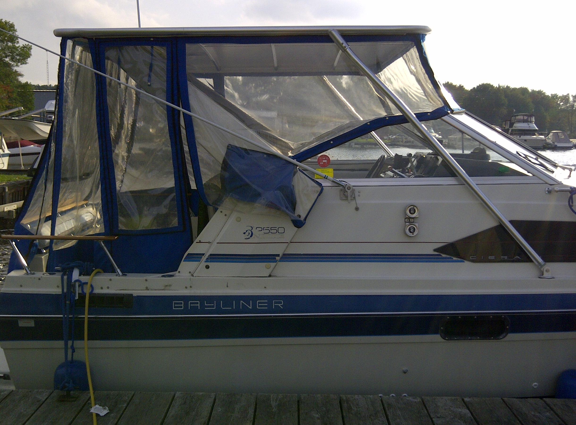 Bayliner Top image 1