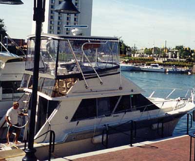 Silverton 40 Convertible Top 1985 image 1