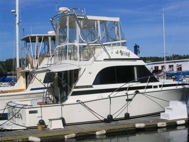 Bertram 33 Flybridge Cruiser Arch 1977 image 1