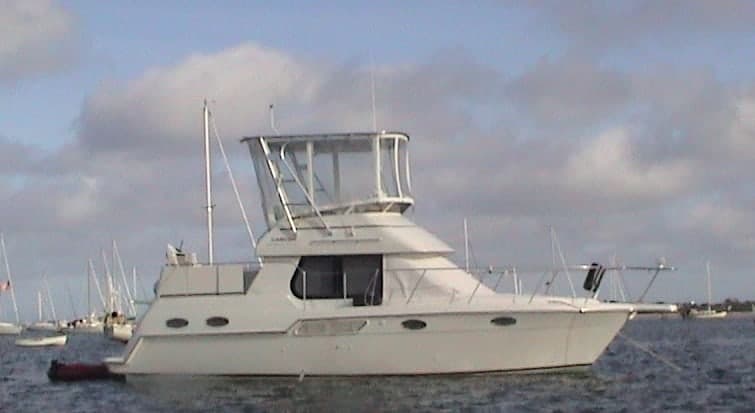 Carver 325/326 Aft Cabin Top 1995 image 1