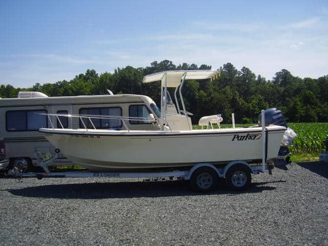 Parker 21 Center Console T-Top 2005 image 1