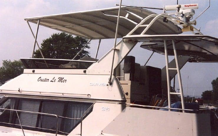 Carver 36/370 Aft Cabin Top 1990 image 1