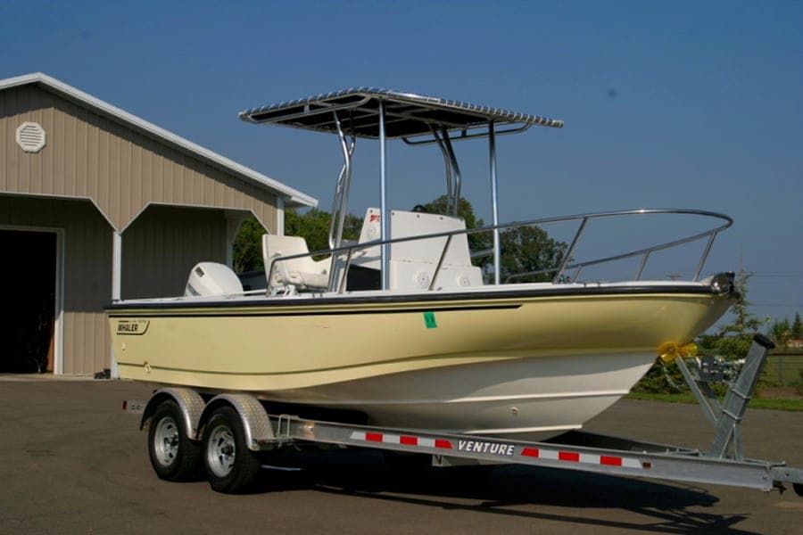 Boston Whaler 19/20 Outrage T-Top 1996 image 1