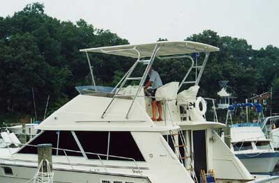 Silverton 40 Convertible Top 1982 image 1