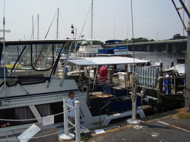 Marinette 41 Aft Cabin Aft Deck Top 1988 image 1