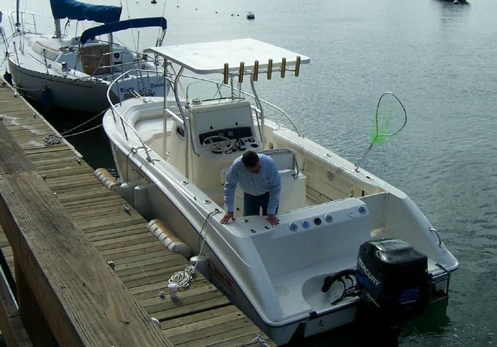 Boston Whaler 240 Outrage T-Top 2003 image 1