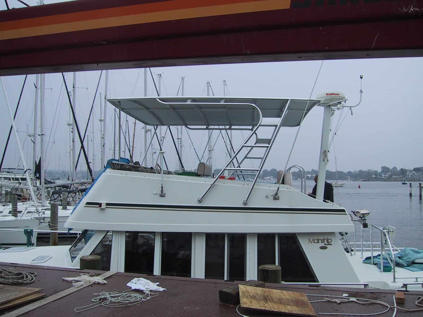 Mainship 43 Trawler Top image 1