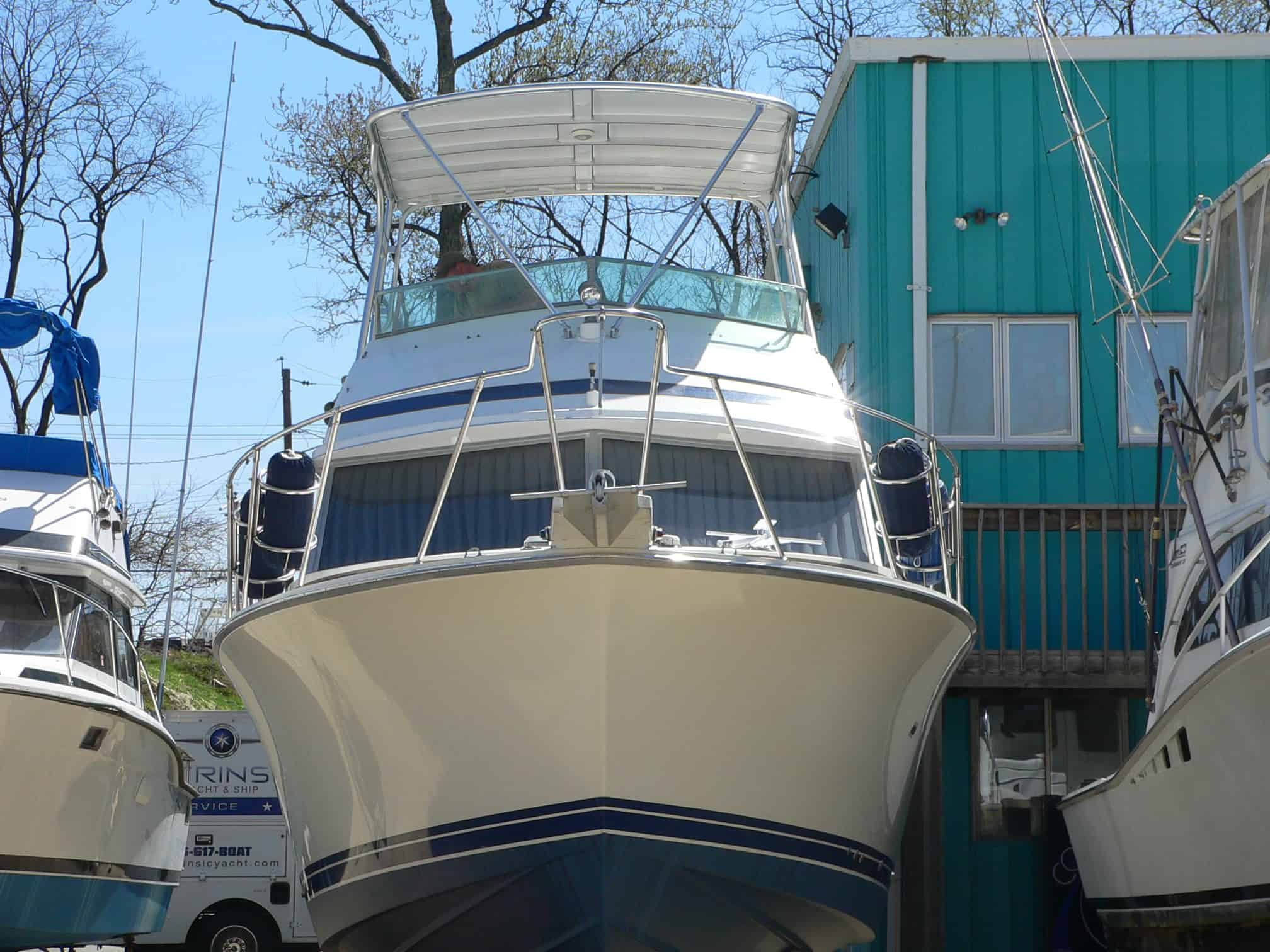 Bertram 33 Flybridge Cruiser Top 1977 image 1