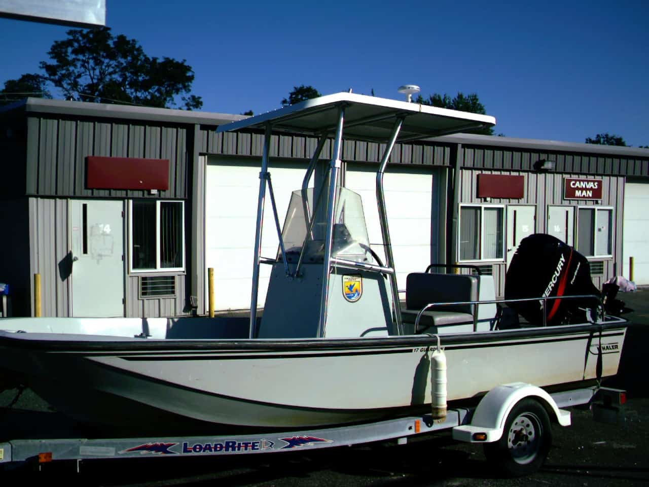 Boston Whaler 17 Guardian T-Top 2004 image 1
