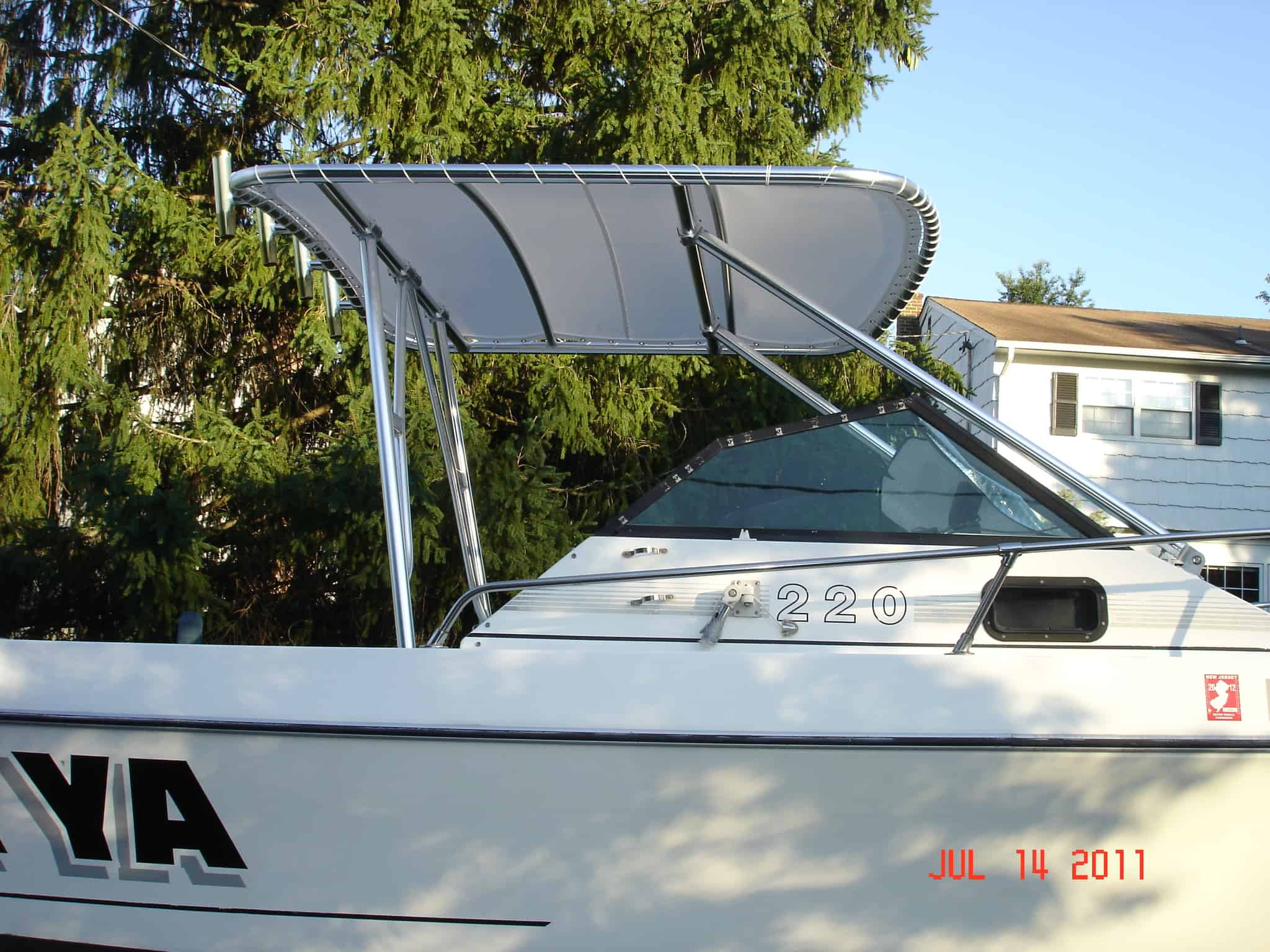 IMP 23 Sportsman Top image 1