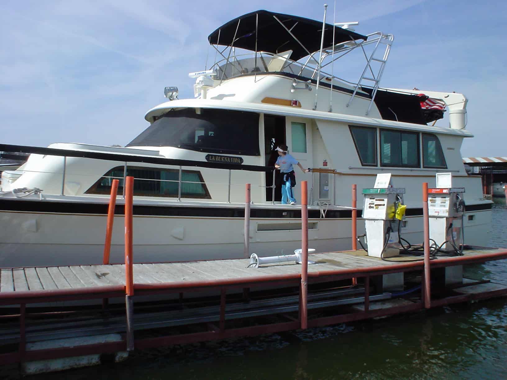 Hattaras 53 Extended Deckhouse MY Arch 1983 image 1
