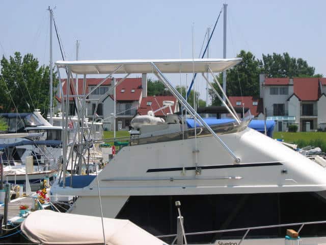 Silverton 40 Convertible Top 1985 image 1