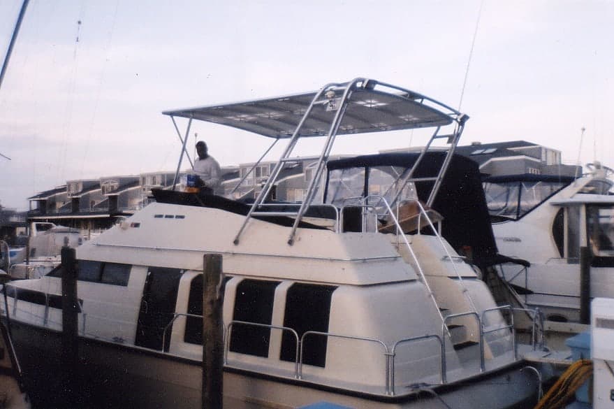 Mainship 41 Med Aft Cabin Top 1990 image 1