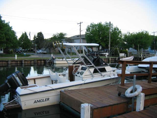 Angler Boats 204 Walkaround Top 1983 image 1
