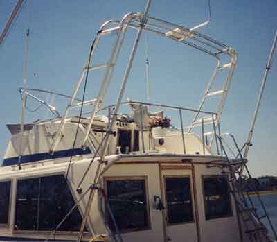Uniflite 38 Convertible 1977 image 1