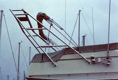 Cruisers 338/3380 Chateau Vee/ Esprit Arch 1985 image 1