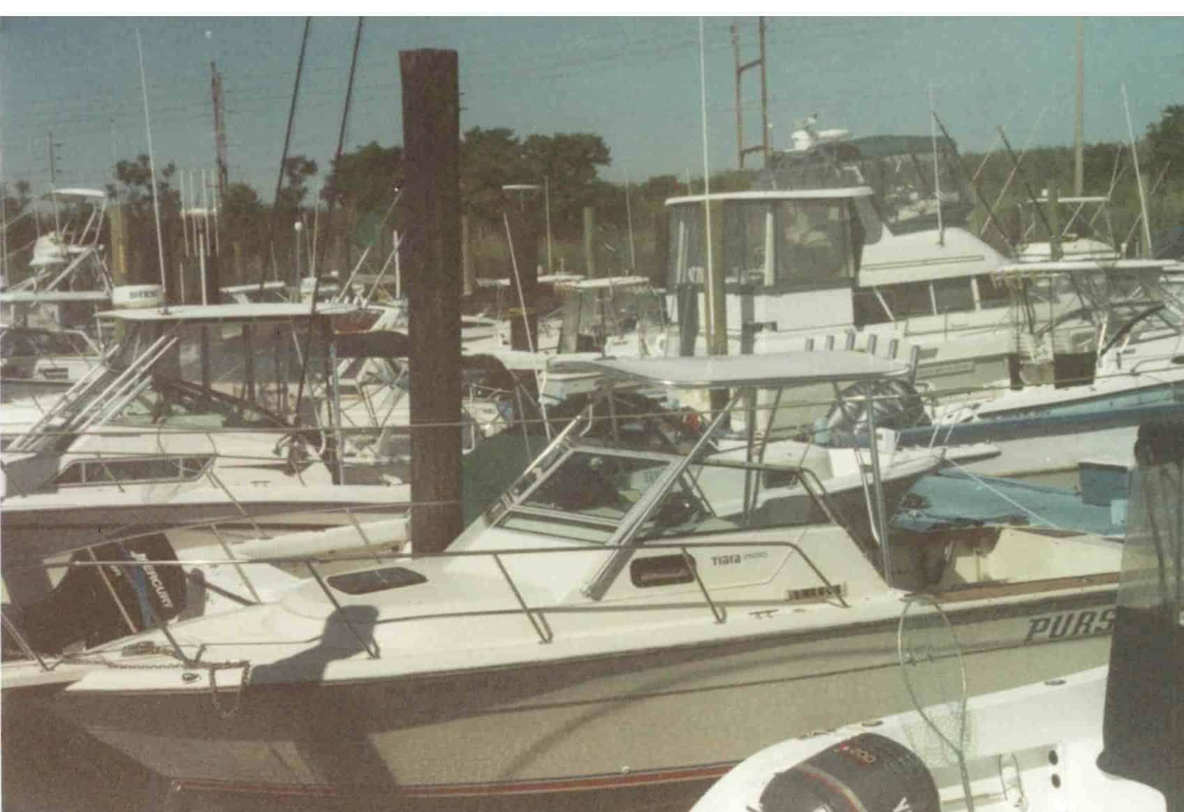 Tiara 2600 Pursuit Top 1984 image 1