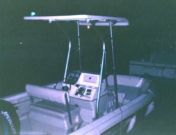 Hydra Sports 18 T-Top 2003 image 1