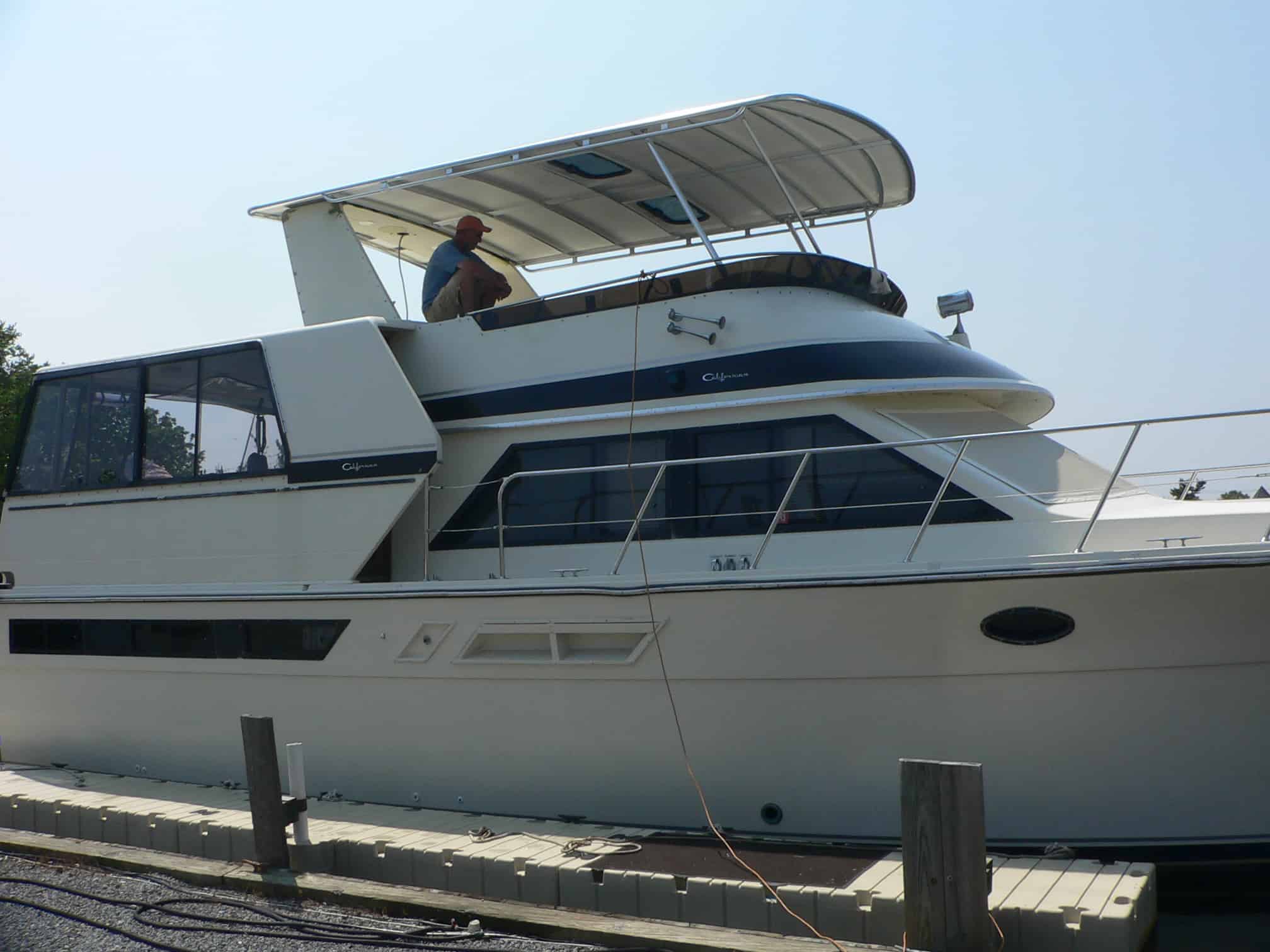 Californian/Carver 4836 Motor Yacht Top 1983 image 1