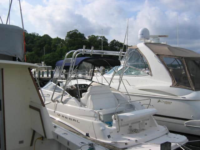 Regal 2665 Commodore Arch 2002 image 1