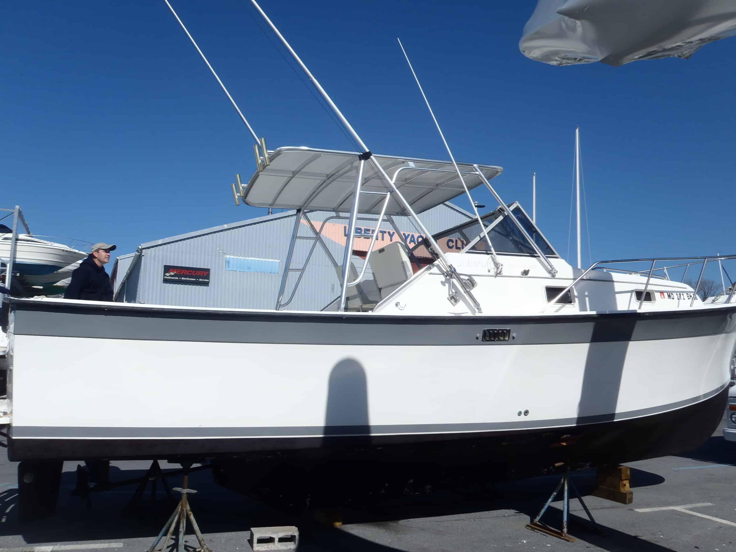 Luhrs 30 Top 1987 image 1