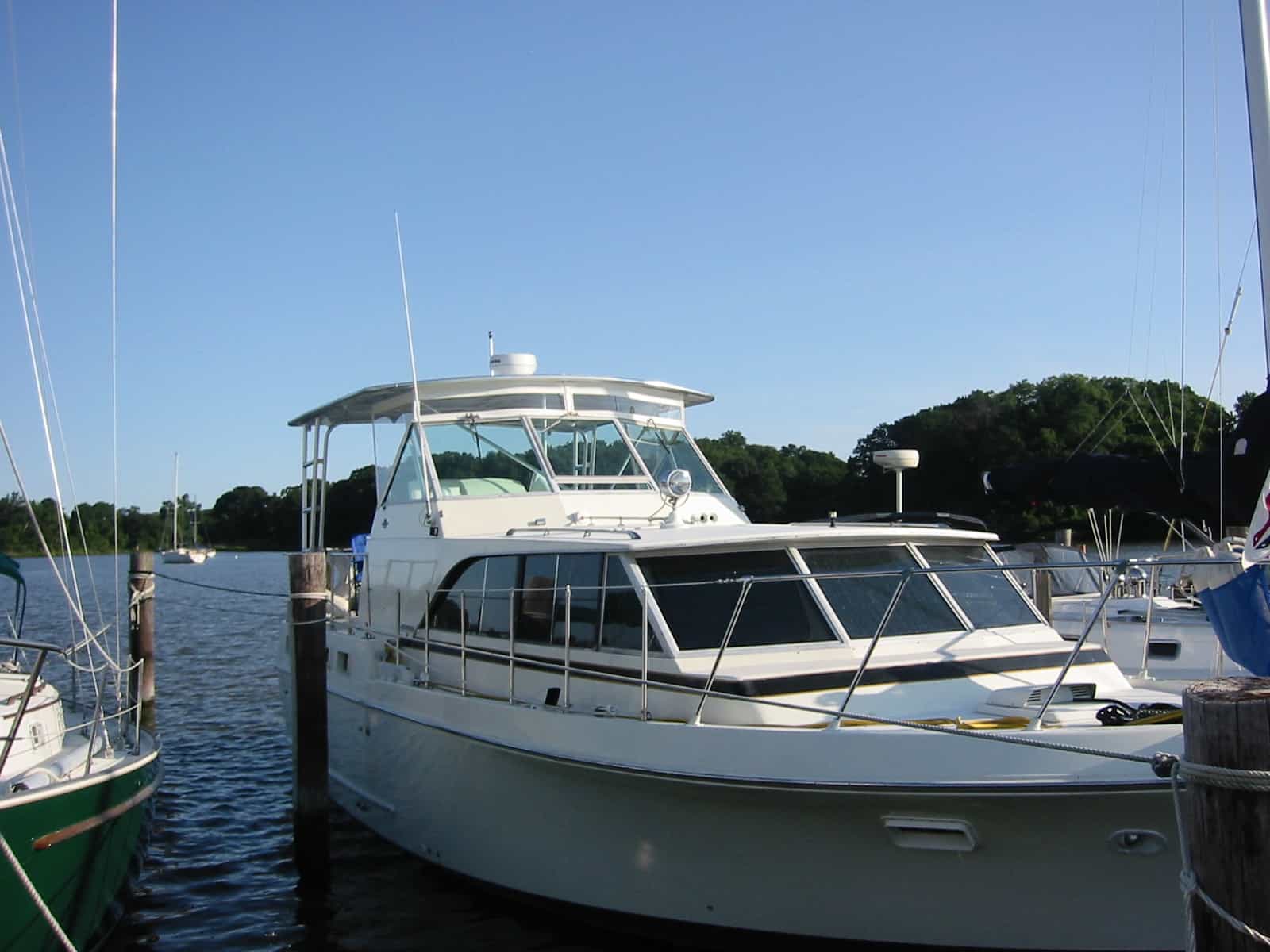 Bertram 38 Motor Yacht Top 1970 image 1