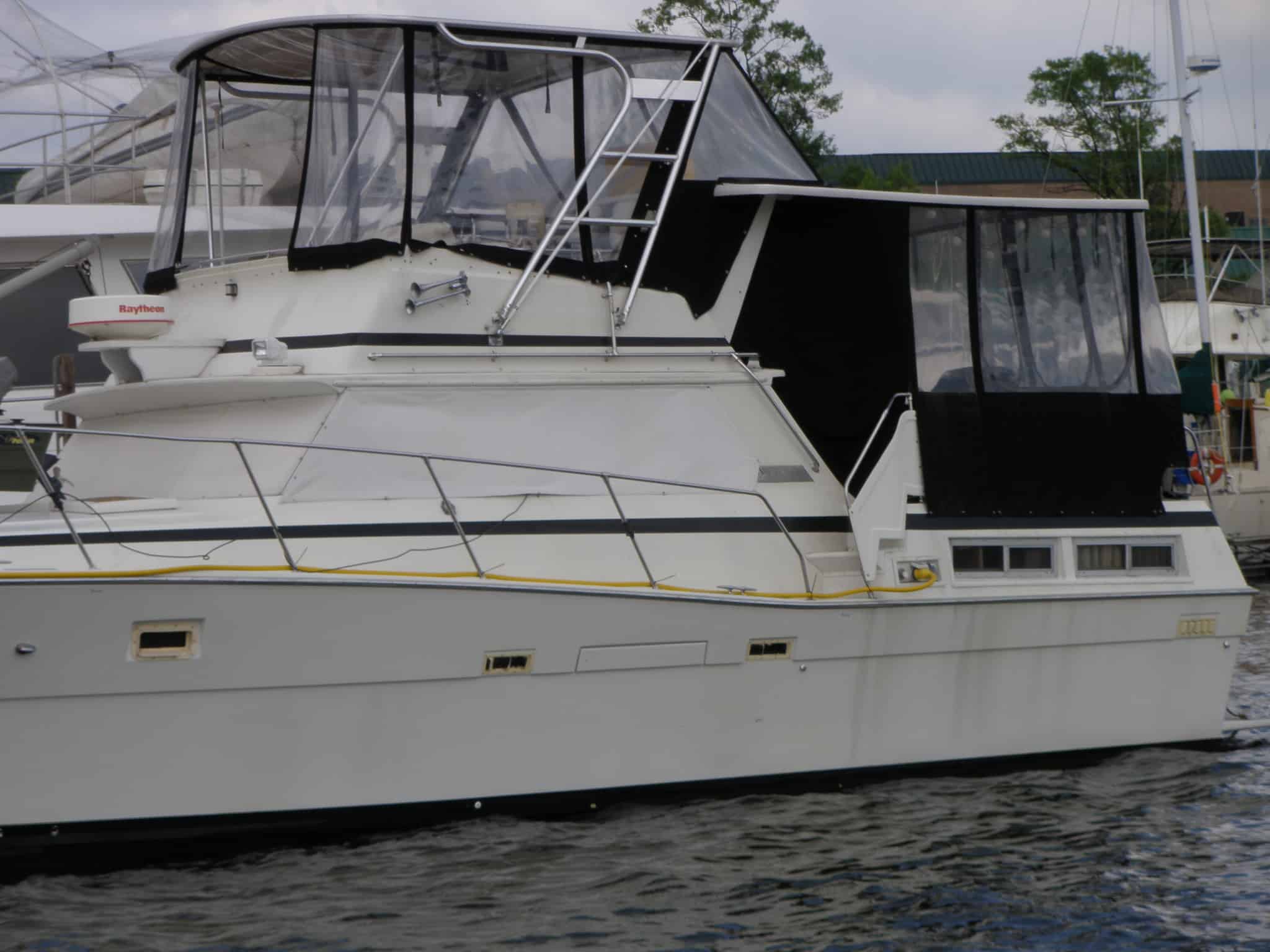 Viking 43 Double Cabin Top 1975 image 1