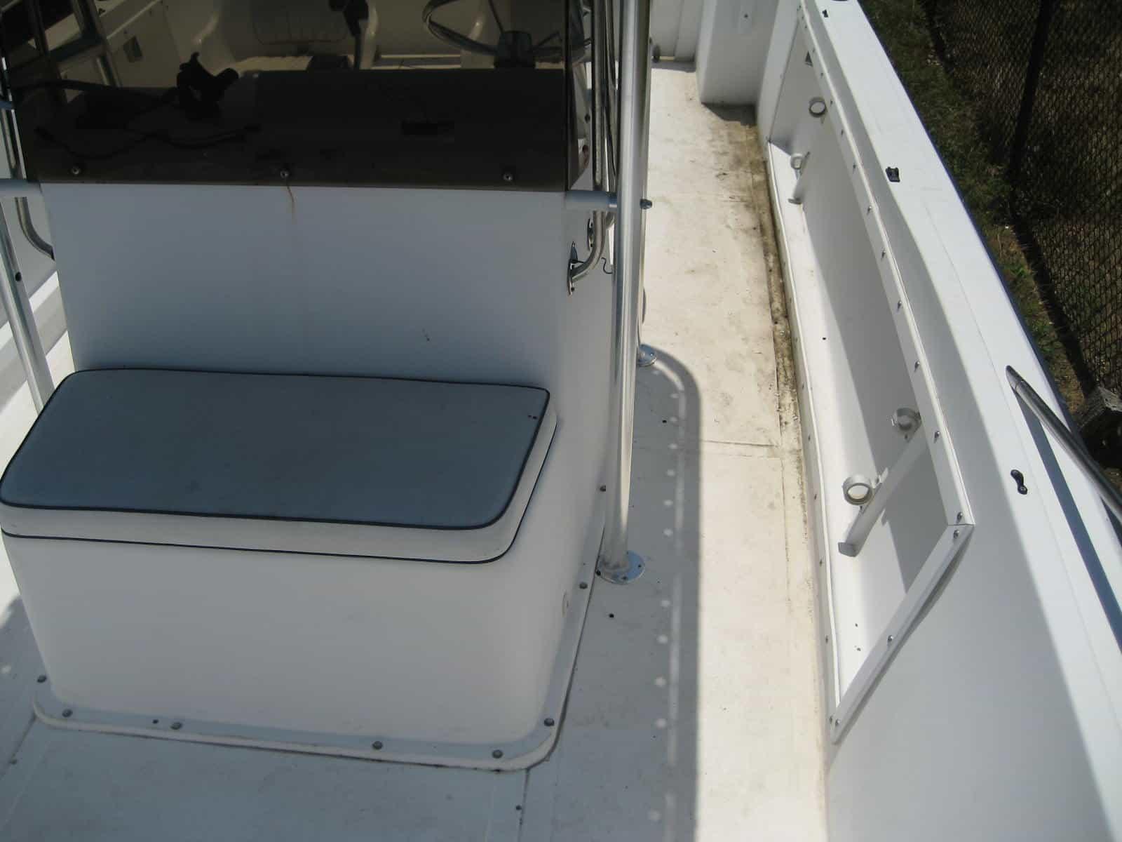 Angler Boats 240F T-Top 1994 image 1