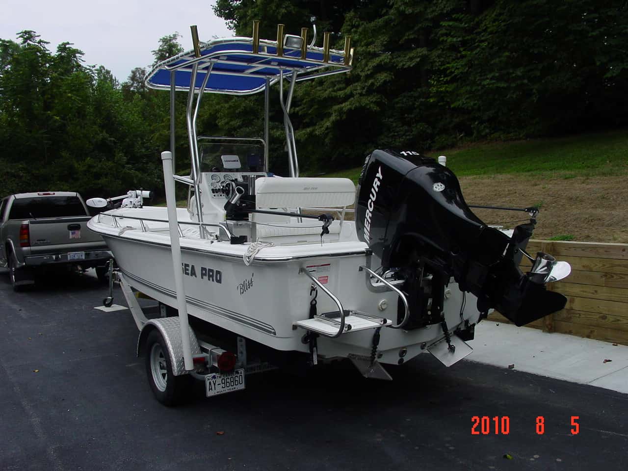 Sea Pro SV1900 Bay Boat T-Top 2004 image 1