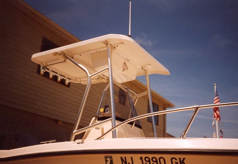 Grady White 209 Center Console T-Top 2002 image 1