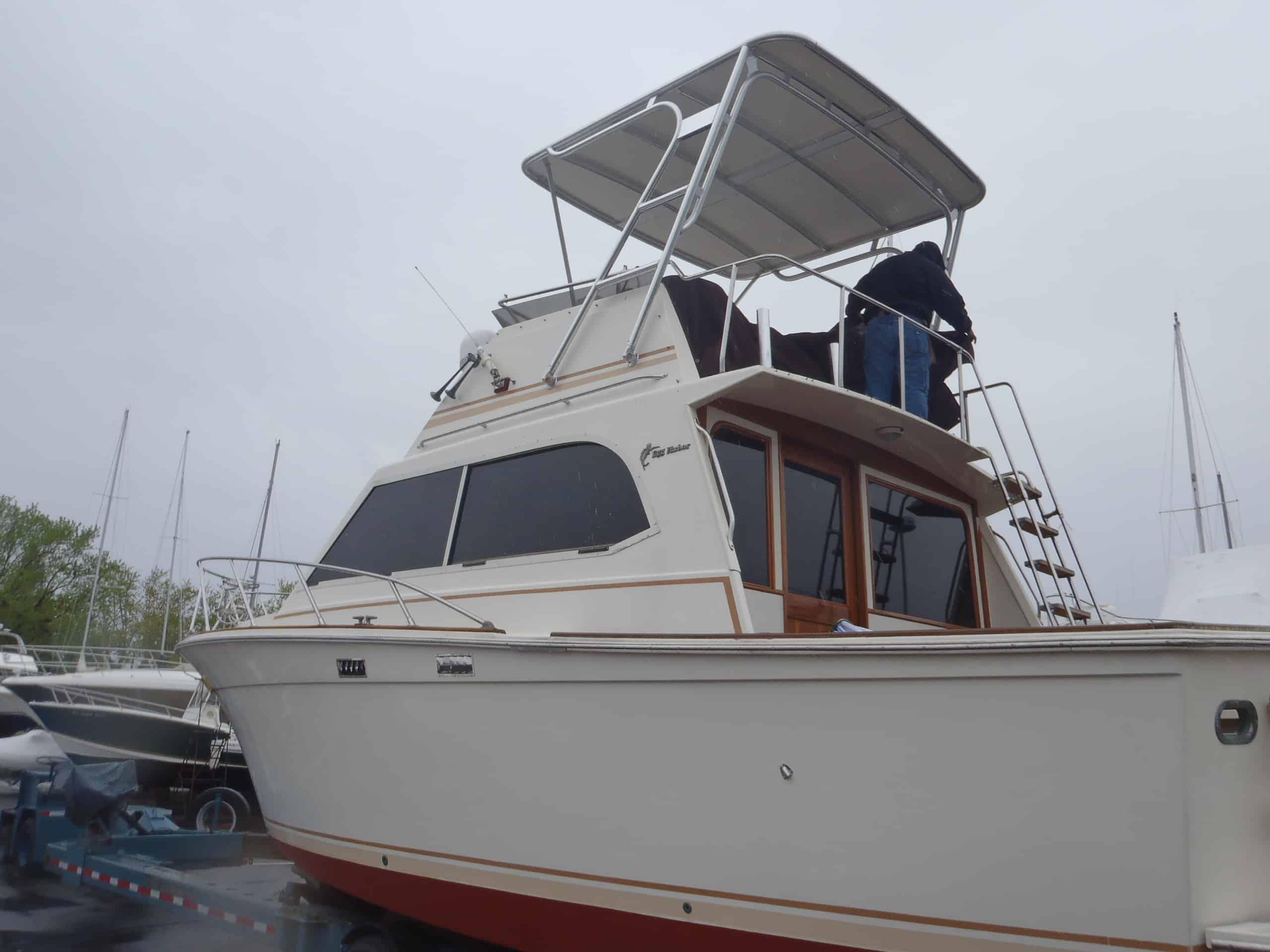 Egg Harbor 33 Sedan Top 1982 image 1