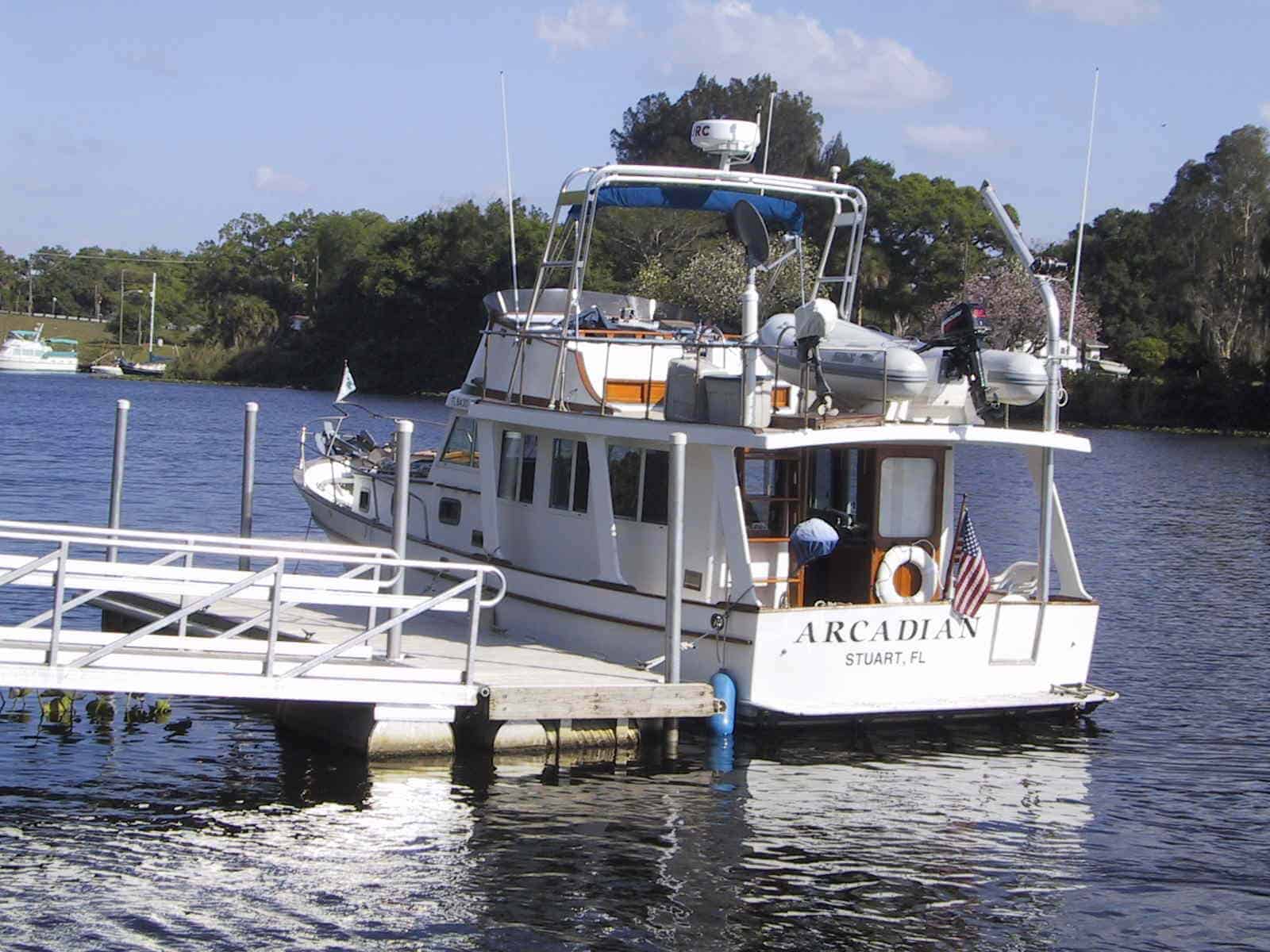 Marine Trader 36 sedan Arch 1975 image 1