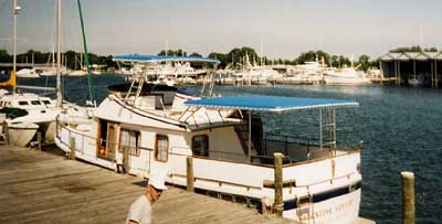 Defever Yachts 43 Trawler Aft Deck Top 1978 image 1