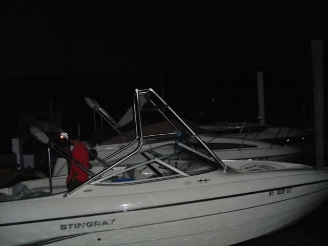 Stingray 240 LR Bowrider 2004 image 1