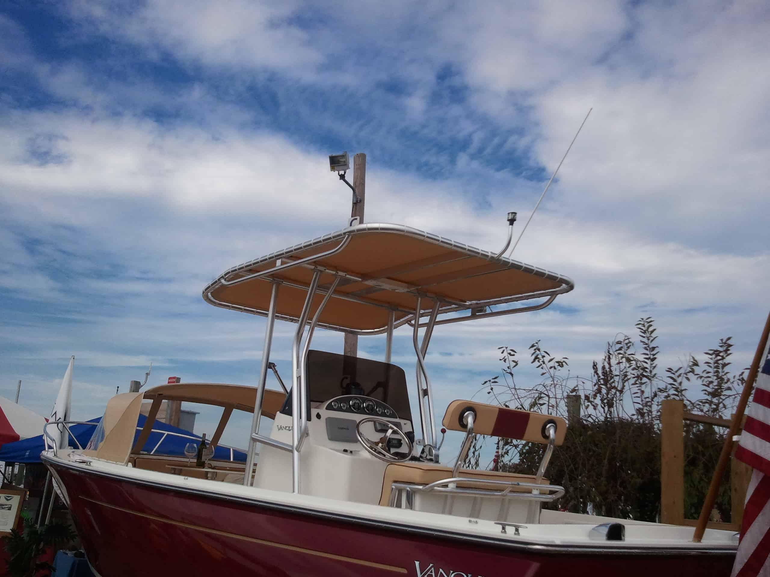 Vanquish Boats 24 T-Top 2011 image 1