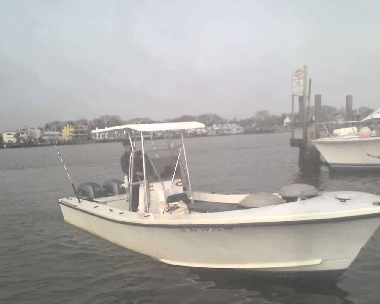 Privateer 24 T-Top 1983 image 1