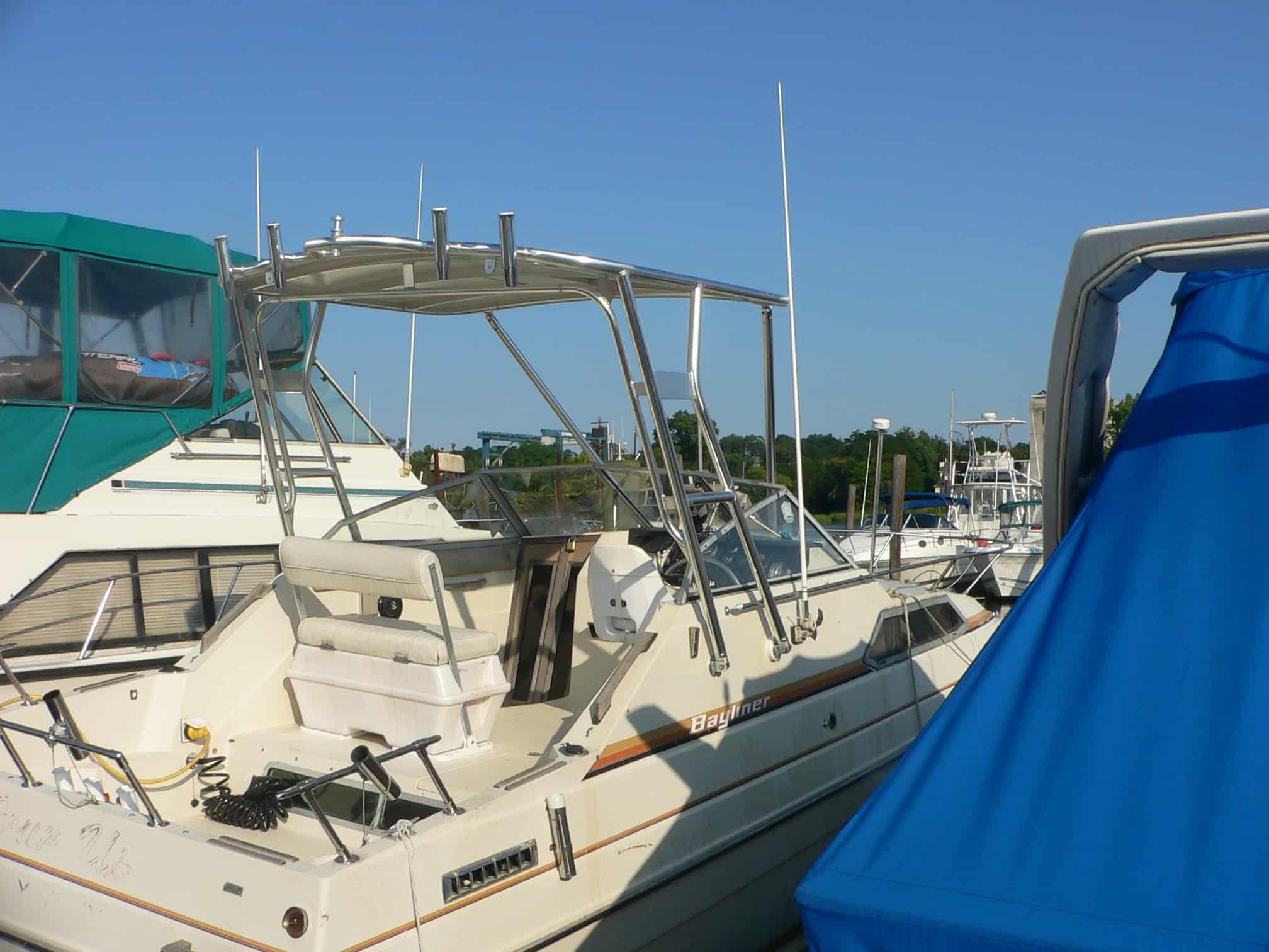 Bayliner 2750 Victoria Top 1981 image 1