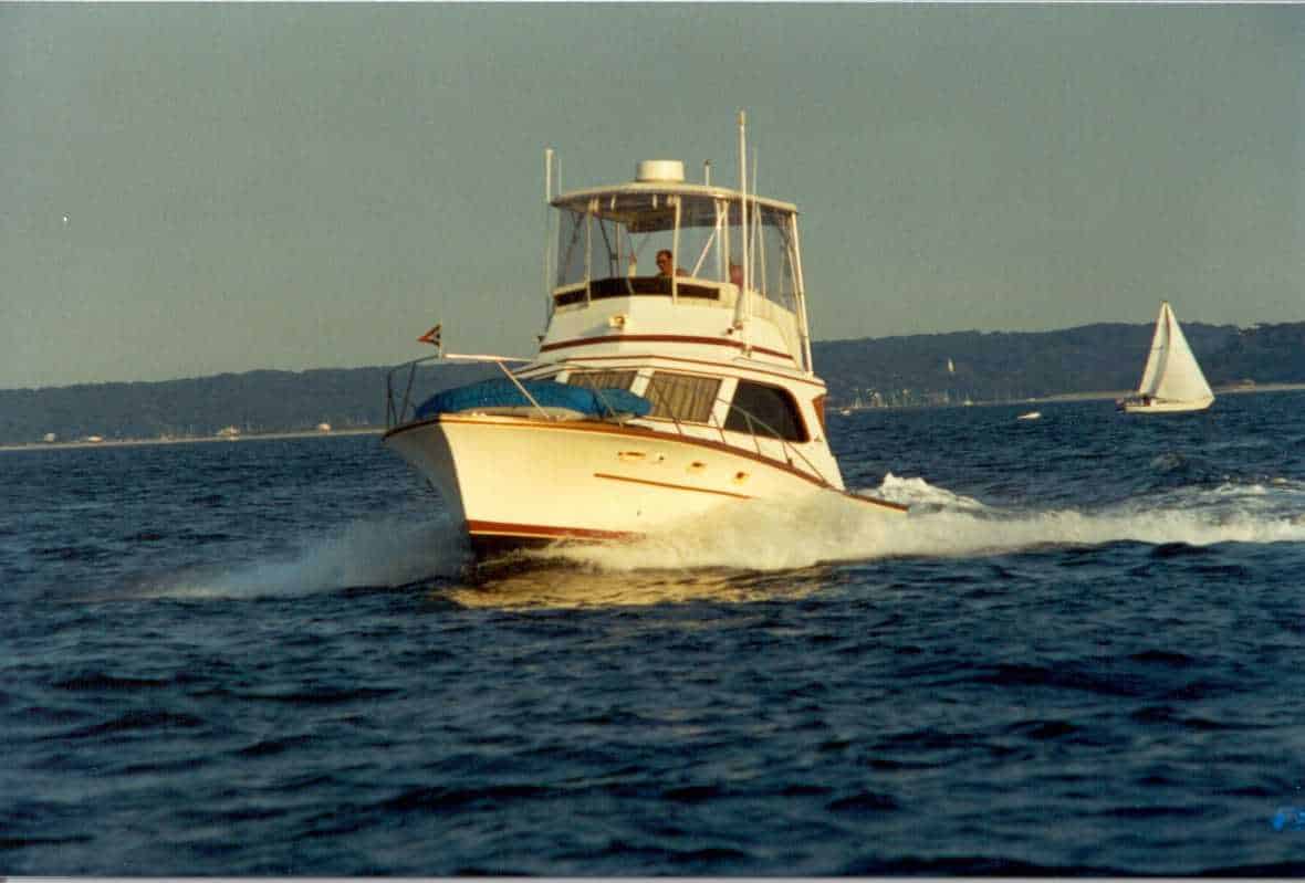 Egg Harbor 40 Sedan Top 1975 image 1