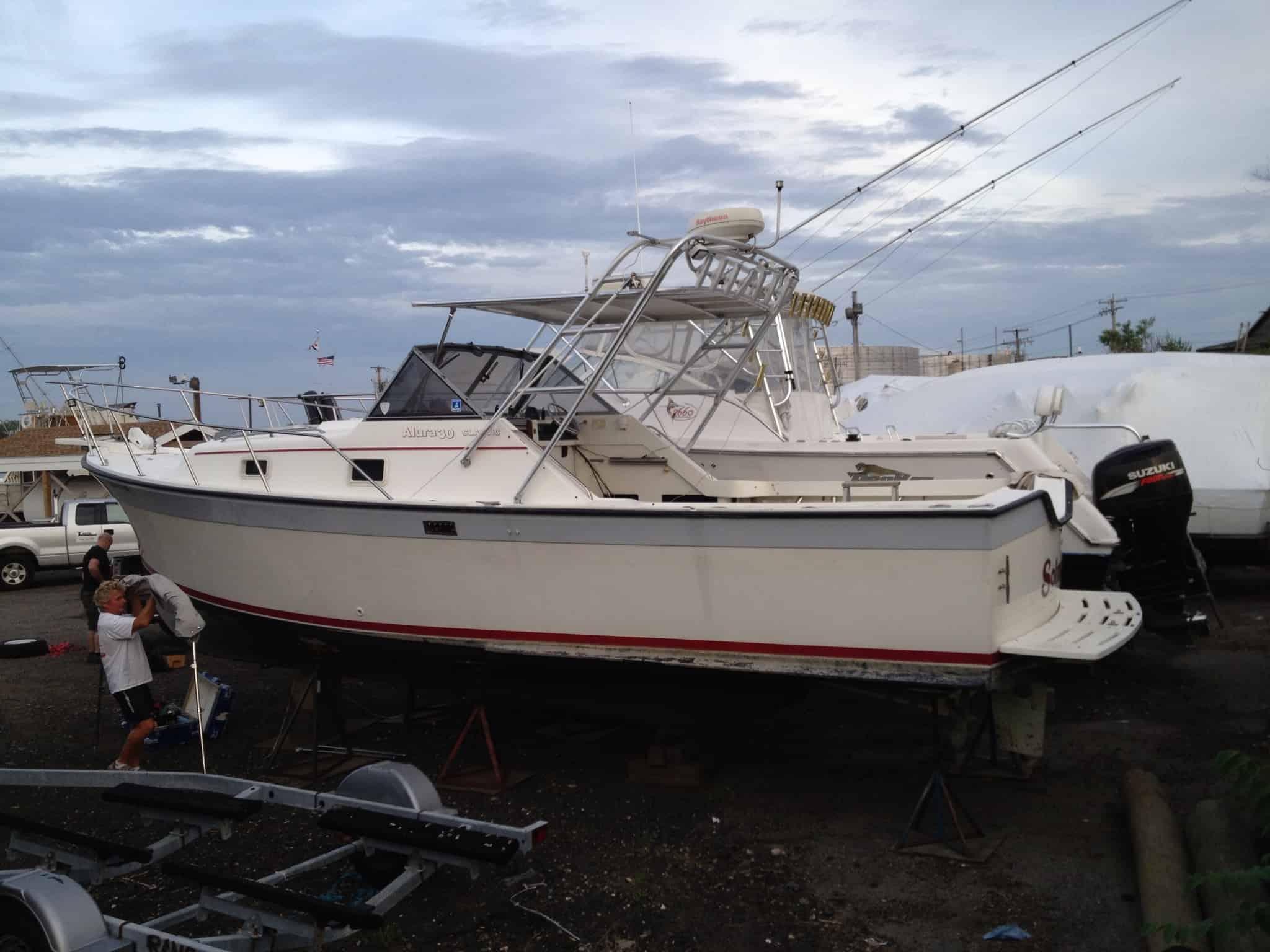 Luhrs 30 Top 1987 image 1