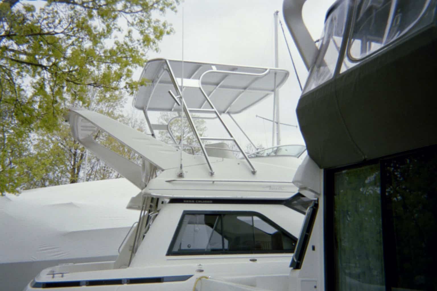 Bayliner 3258 Command Bridge Top 1995 image 1