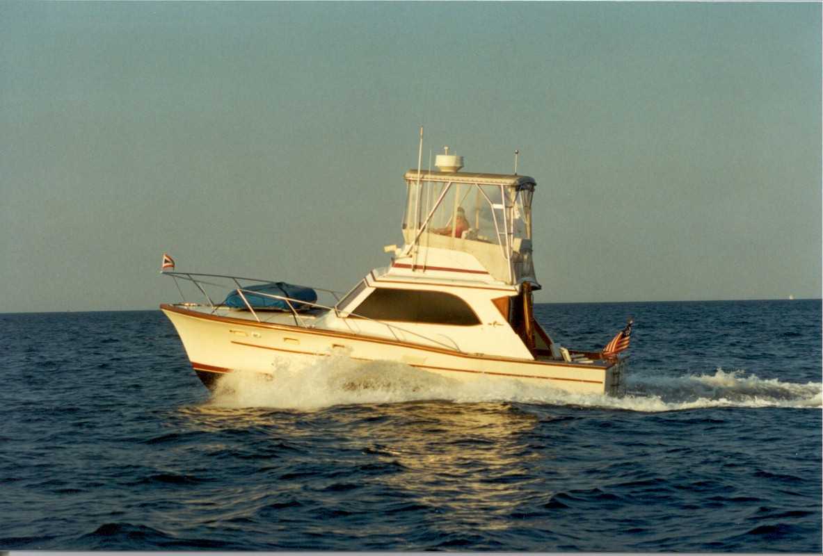 Egg Harbor 40 Sedan Top 1975 image 1