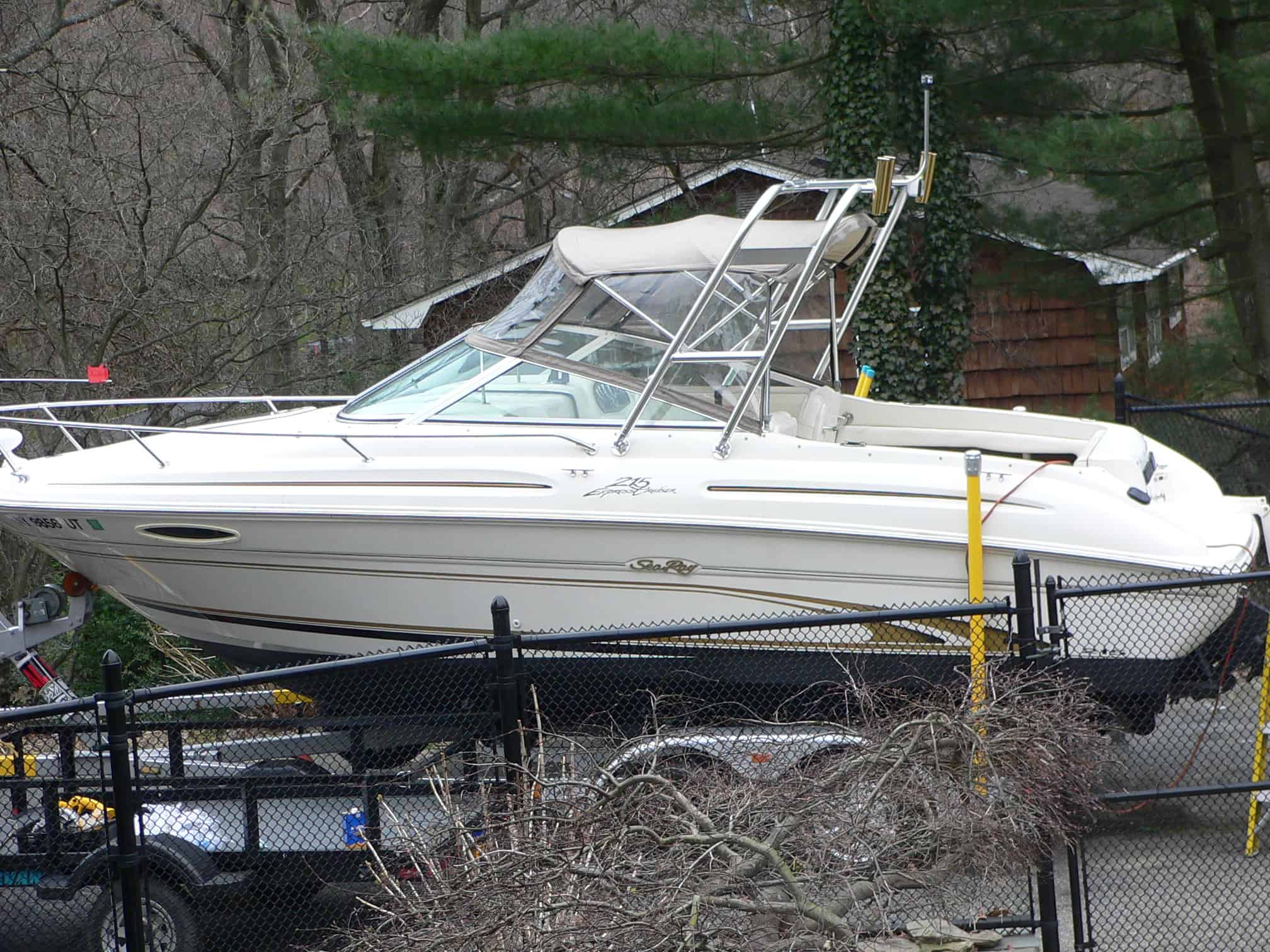Sea Ray 215 Express Cruiser Arch 1996 image 1