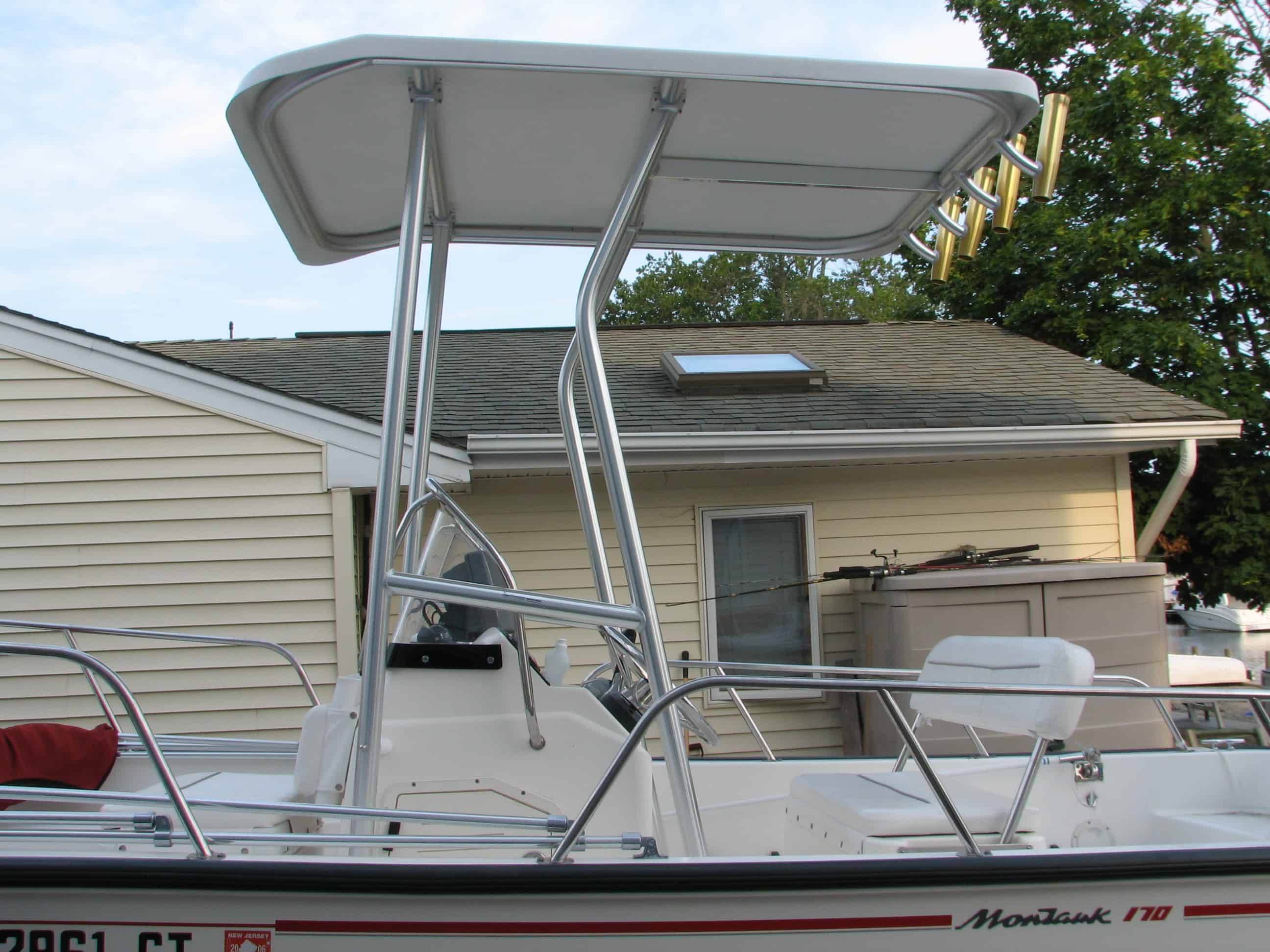 Boston Whaler 17 Montouk T-Top 2003 image 1