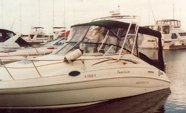 Rinker 266 Fiesta Vee Arch 1996 image 1