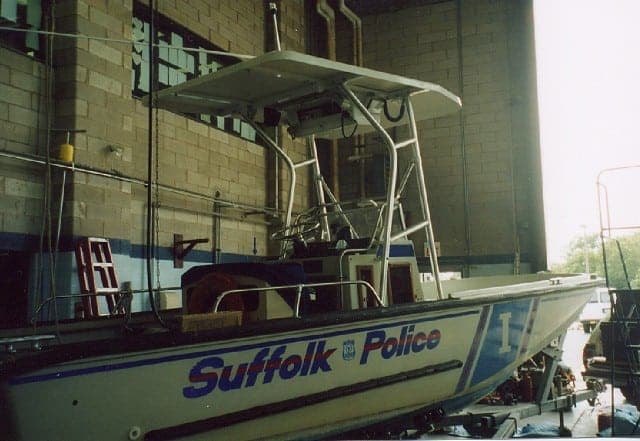 Boston Whaler 22 Outrage T-Top 1983 image 1