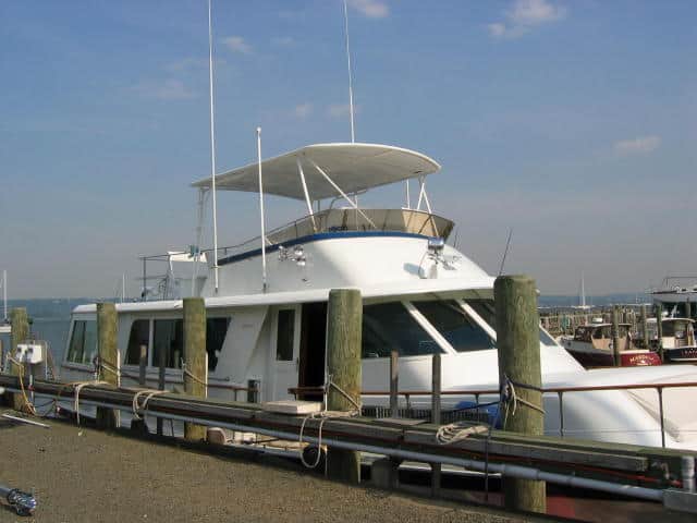 Hattaras 58 Motor Yacht Top 1977 image 1