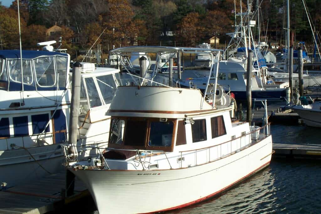 Marine Trader 34 Trawler Top 1974 image 1
