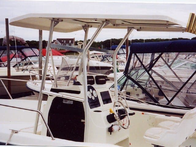 Hydra Sports 212 Center Console T-Top 2000 image 1