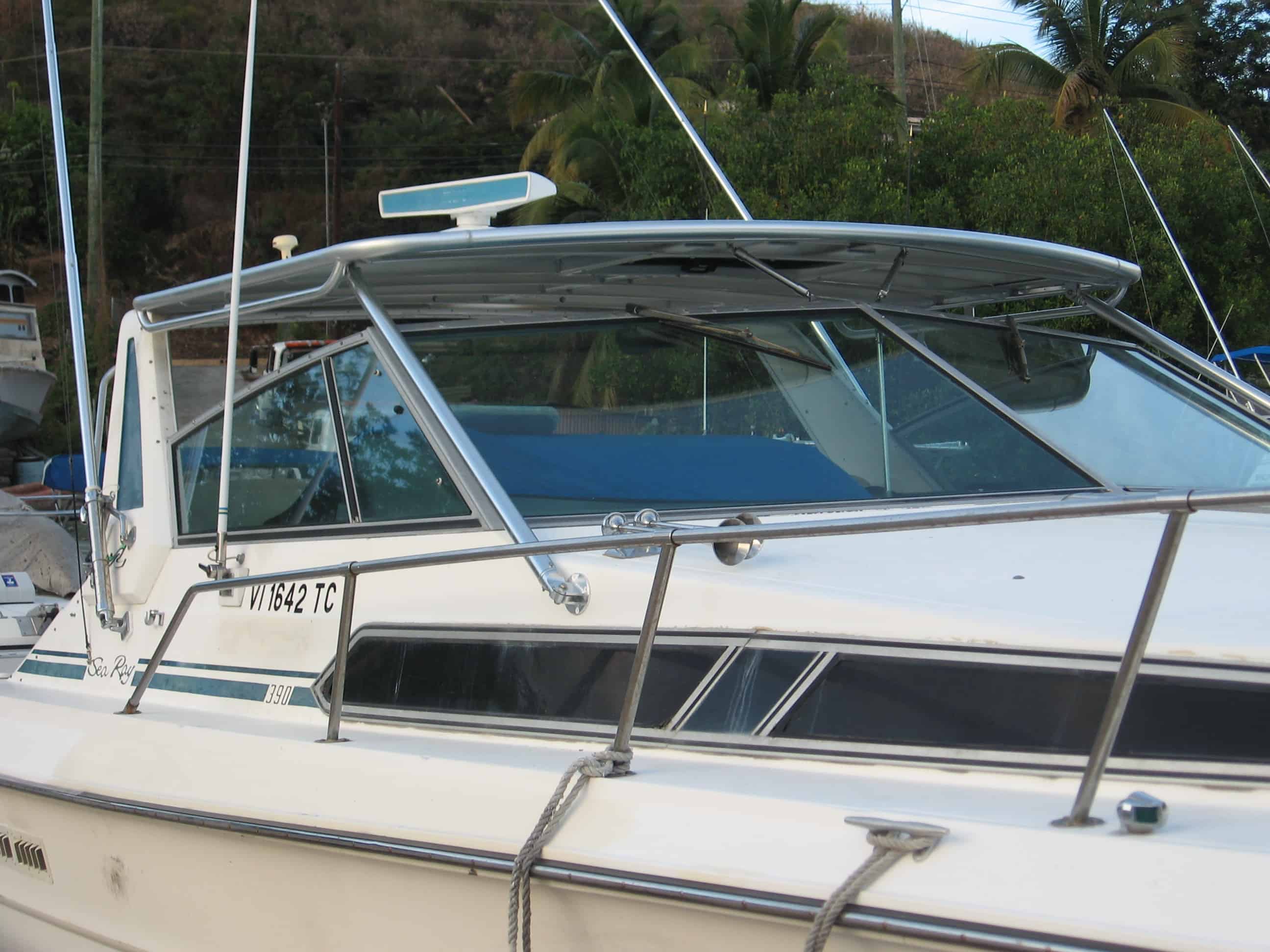 Sea Ray 390 Express Cruiser Top 1984 image 1