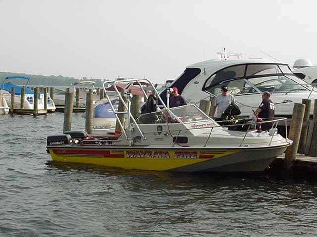 Boston Whaler 22 Revenge Arch 1985 image 1